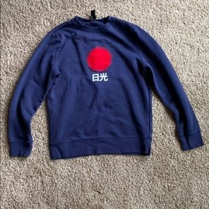 Sweater size small in great condition